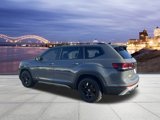 New 2025 Volkswagen Atlas Peak Edition SE image 3