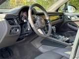 Certified 2024 Porsche Macan image 4