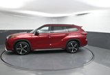 Used 2022 Toyota Highlander XSE image 2