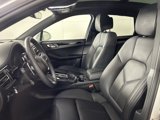 Certified 2025 Porsche Macan image 5