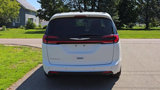 Used 2025 Chrysler Pacifica Select image 4