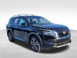 New 2025 Nissan Pathfinder Platinum image 2