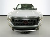 Used 2022 Nissan Frontier Pro-X image 2