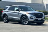 Used 2022 Ford Explorer XLT w/ Equipment Group 202A image 2