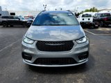 New 2025 Chrysler Pacifica Limited w/ Uconnect Theater Family Group image 3