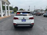 Used 2024 Volkswagen Taos SE w/ Panoramic Sunroof Package image 4