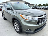 Used 2016 Toyota Highlander LE image 2