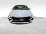 Used 2024 Hyundai Elantra SEL image 2