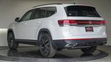 New 2025 Volkswagen Atlas SE image 2