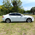 Used 2017 Jaguar XE image 6