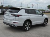 New 2025 Mitsubishi Outlander SE image 3