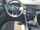 Used 2024 Jeep Grand Cherokee Altitude image 3