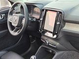 Used 2025 Volvo XC40 B5 Plus image 6