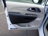 Certified 2023 Chrysler Pacifica Touring-L image 6