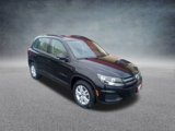 Used 2017 Volkswagen Tiguan S image 3
