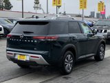 New 2025 Nissan Pathfinder SL image 2