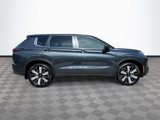 New 2025 Mitsubishi Outlander SE image 4