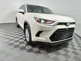 Used 2024 Toyota Grand Highlander XLE image 3
