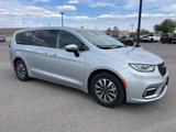 Used 2023 Chrysler Pacifica Touring-L image 2