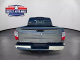 Used 2019 Nissan Titan SV image 4