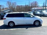 Used 2015 Toyota Sienna XLE image 4