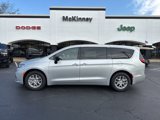 New 2026 Chrysler Pacifica Select image 4