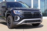 New 2025 Volkswagen Atlas Peak Edition SE image 3