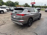 Used 2024 Mitsubishi Outlander AWD image 5