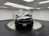 Used 2023 Toyota Highlander Bronze Edition image 2