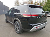 New 2025 Nissan Pathfinder SL image 3