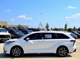 New 2025 Toyota Sienna Platinum image 3