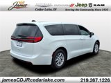 New 2026 Chrysler Pacifica Select image 4