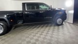 New 2025 GMC Sierra 3500 Denali Ultimate image 3