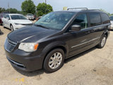 Used 2016 Chrysler Town & Country Touring image 4