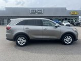 Used 2019 Kia Sorento FWD V6 image 2