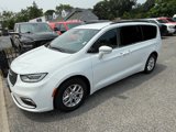 Used 2022 Chrysler Pacifica Touring-L image 2