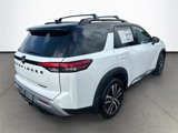 New 2025 Nissan Pathfinder Platinum w/ Black Appearance Package image 4