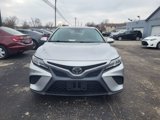 Used 2020 Toyota Camry SE image 2