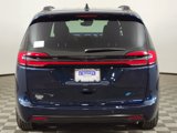 New 2025 Chrysler Pacifica Select image 4