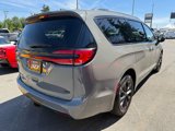 Used 2021 Chrysler Pacifica Touring-L image 5