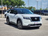 New 2025 Nissan Pathfinder Platinum image 2