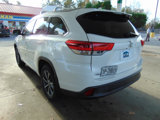 Used 2017 Toyota Highlander XLE image 4