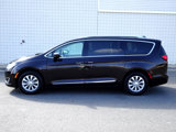 Used 2019 Chrysler Pacifica Touring-L image 4