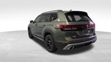 New 2025 Volkswagen Atlas Peak Edition SE image 3