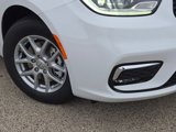 New 2025 Chrysler Pacifica Select image 3