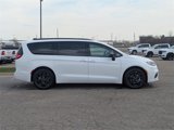 New 2024 Chrysler Pacifica Premium image 2