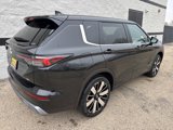 New 2025 Mitsubishi Outlander SE image 3