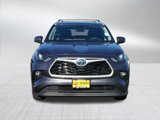 Used 2023 Toyota Highlander XLE image 2