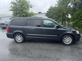 Used 2014 Chrysler Town & Country Touring image 4