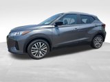 Used 2022 Nissan Kicks SV image 3